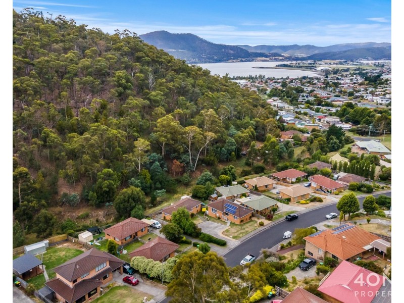 1/133 Pitcairn Street, Montrose TAS 7010