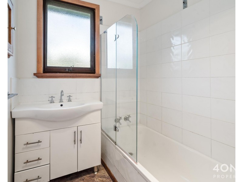 32 Ashbourne Grove, West Moonah TAS 7009