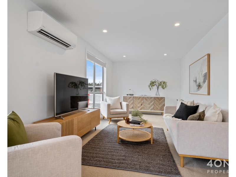 1/21 Windermere Beach Road, Claremont TAS 7011