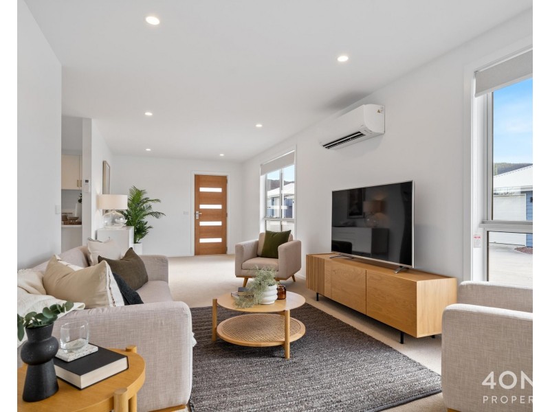 1/21 Windermere Beach Road, Claremont TAS 7011
