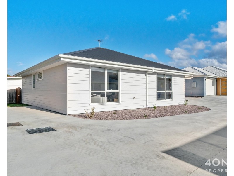 1/21 Windermere Beach Road, Claremont TAS 7011