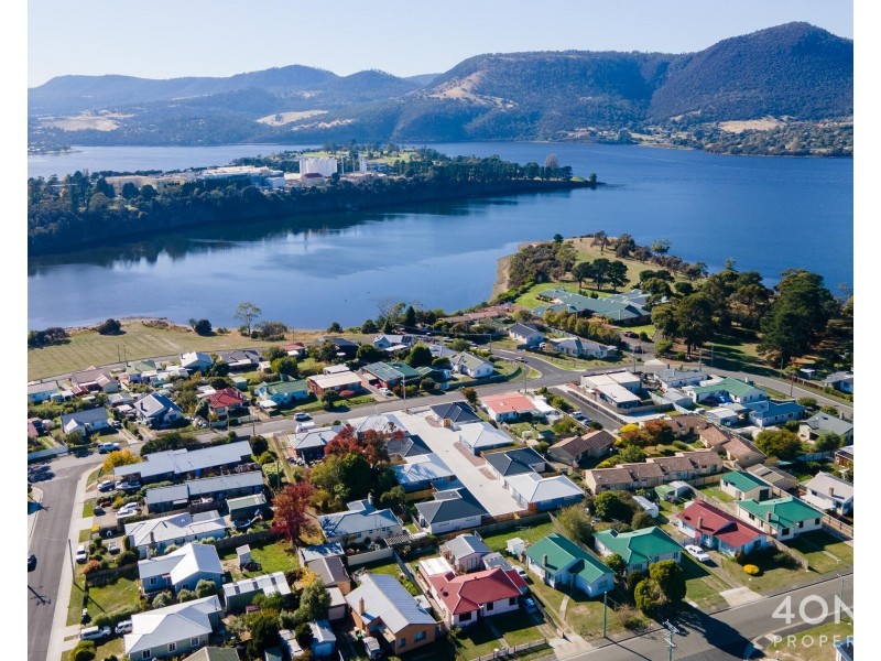 1/21 Windermere Beach Road, Claremont TAS 7011