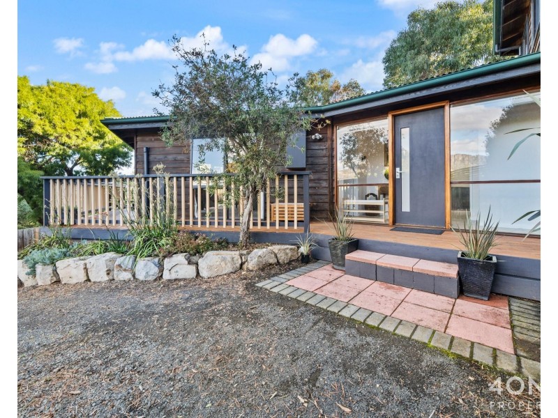 16 Clives Avenue, Old Beach TAS 7017