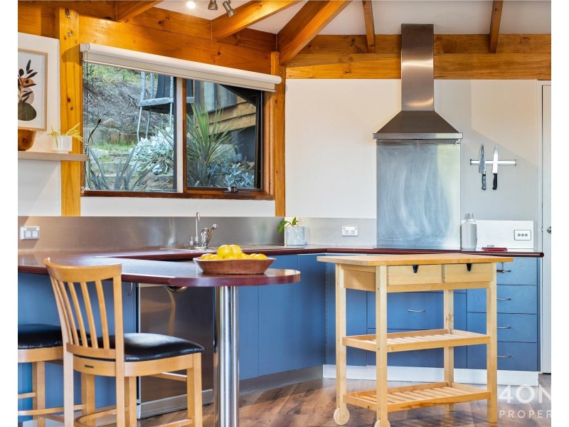 16 Clives Avenue, Old Beach TAS 7017