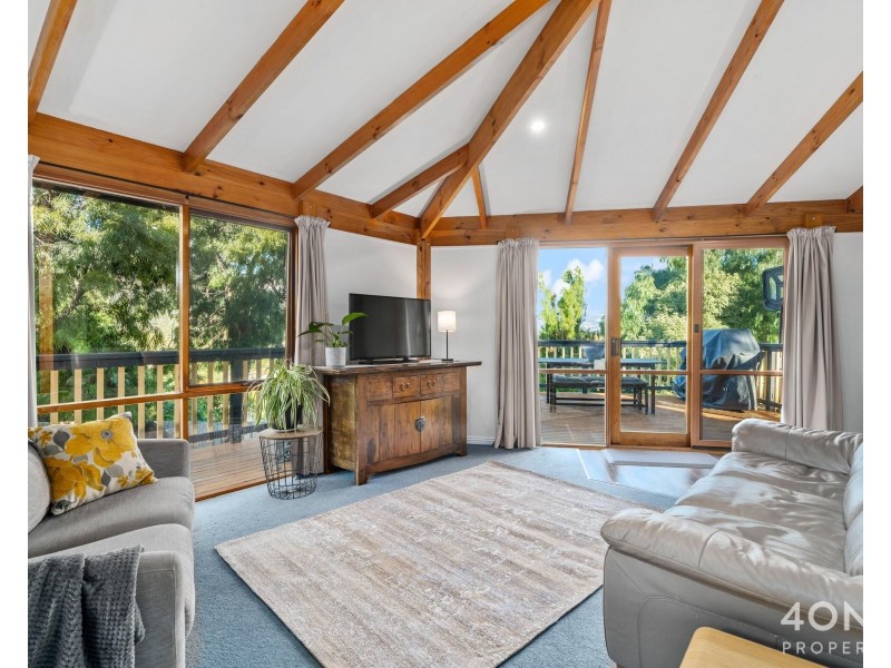 16 Clives Avenue, Old Beach TAS 7017