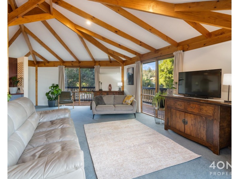 16 Clives Avenue, Old Beach TAS 7017