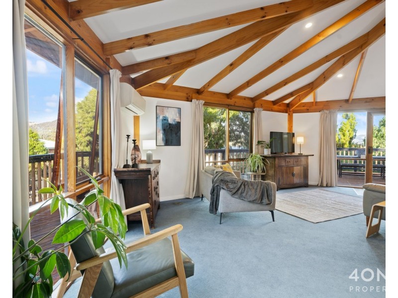 16 Clives Avenue, Old Beach TAS 7017
