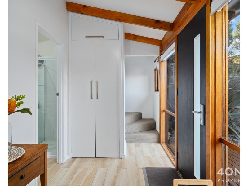 16 Clives Avenue, Old Beach TAS 7017
