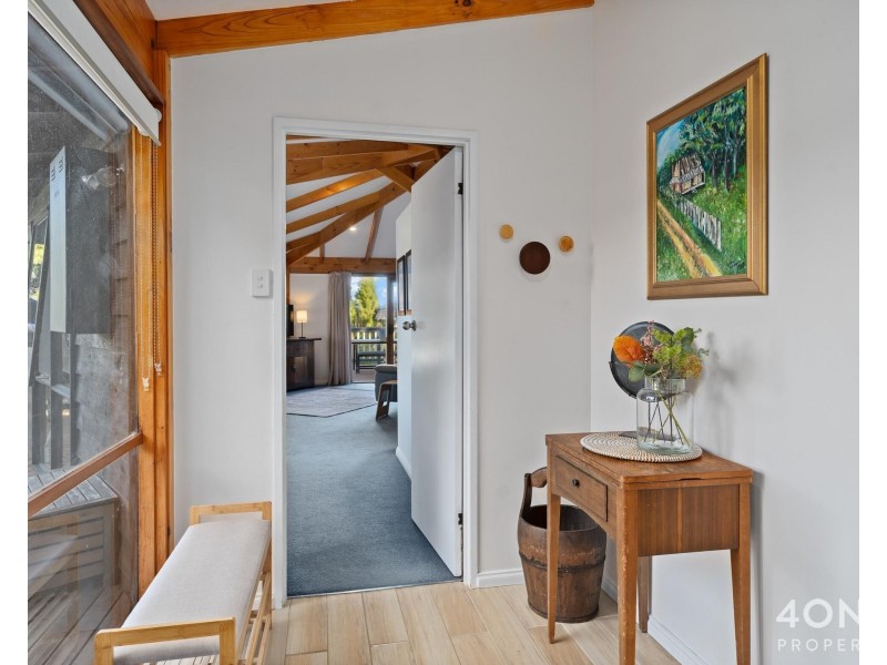 16 Clives Avenue, Old Beach TAS 7017