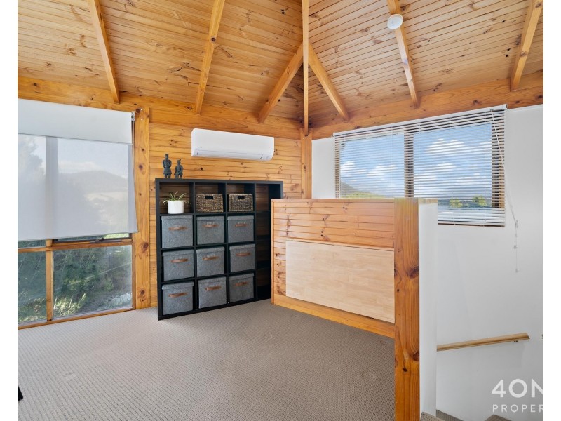 16 Clives Avenue, Old Beach TAS 7017