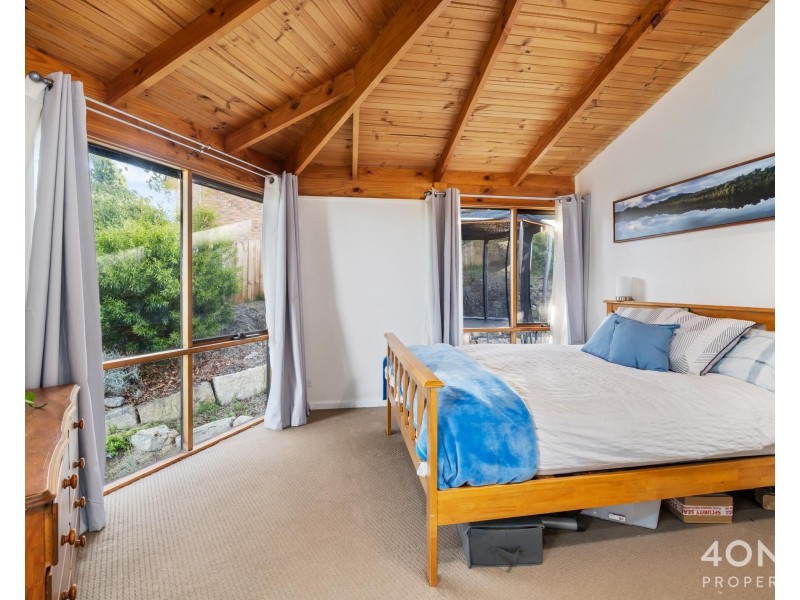 16 Clives Avenue, Old Beach TAS 7017