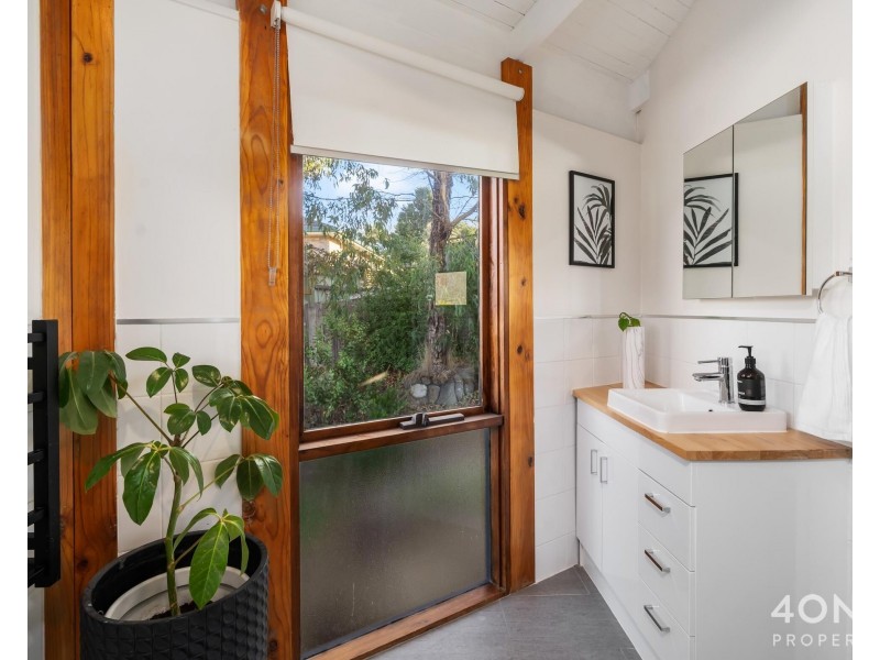 16 Clives Avenue, Old Beach TAS 7017