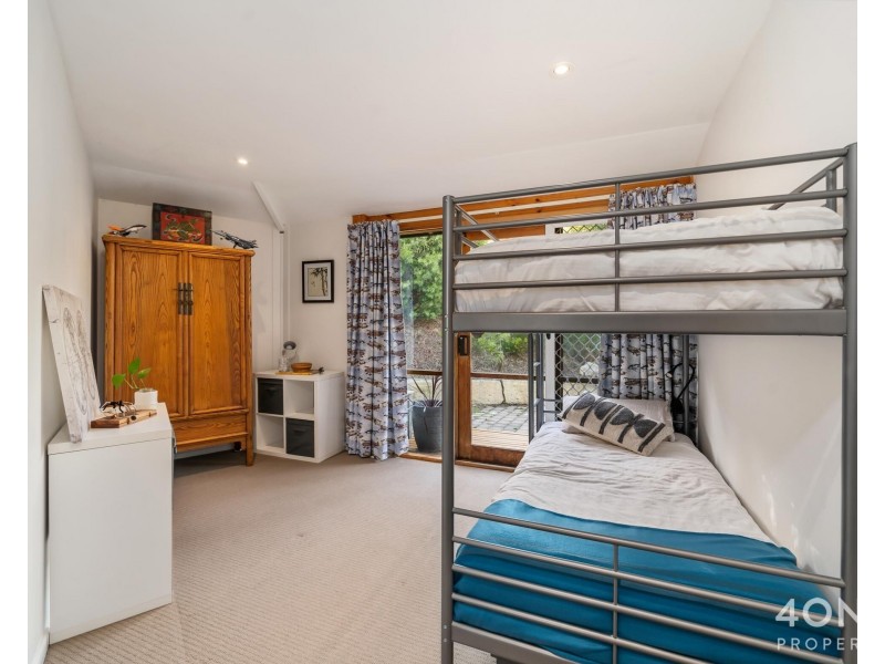 16 Clives Avenue, Old Beach TAS 7017