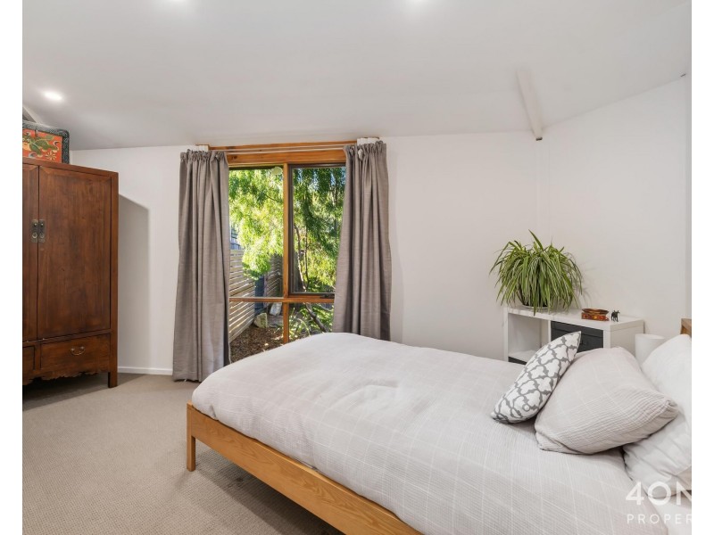 16 Clives Avenue, Old Beach TAS 7017