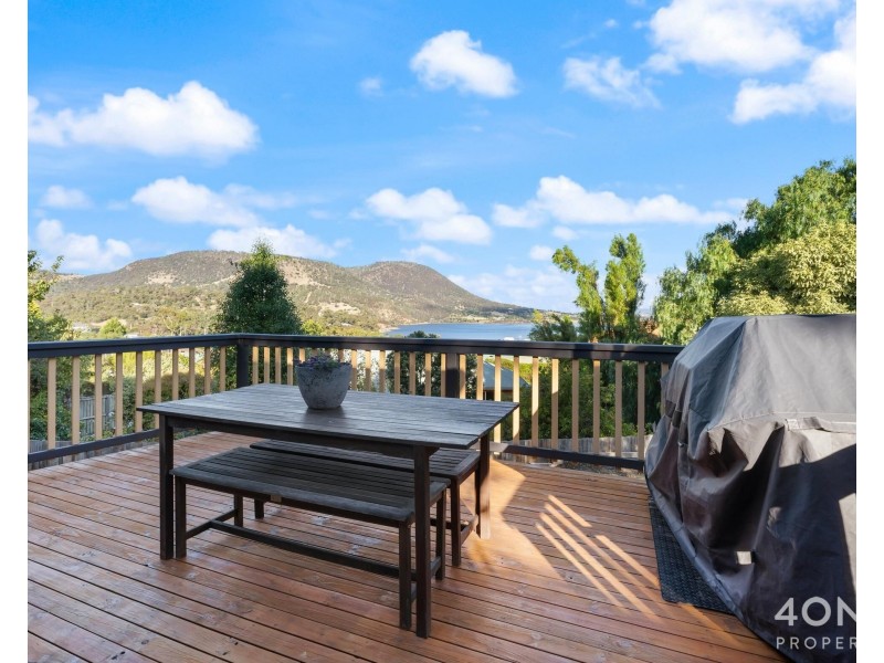 16 Clives Avenue, Old Beach TAS 7017