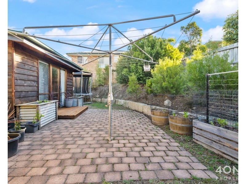 16 Clives Avenue, Old Beach TAS 7017