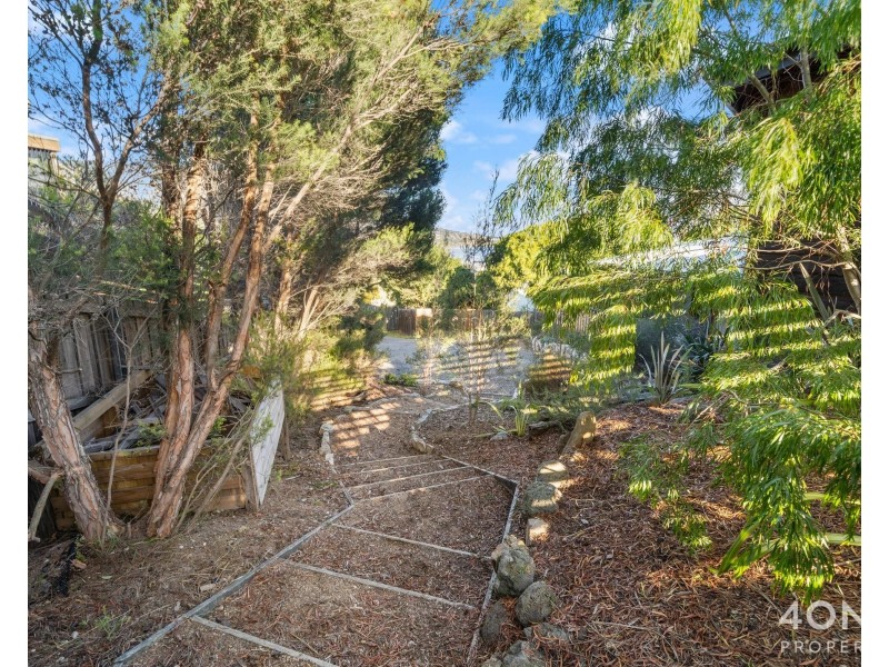 16 Clives Avenue, Old Beach TAS 7017