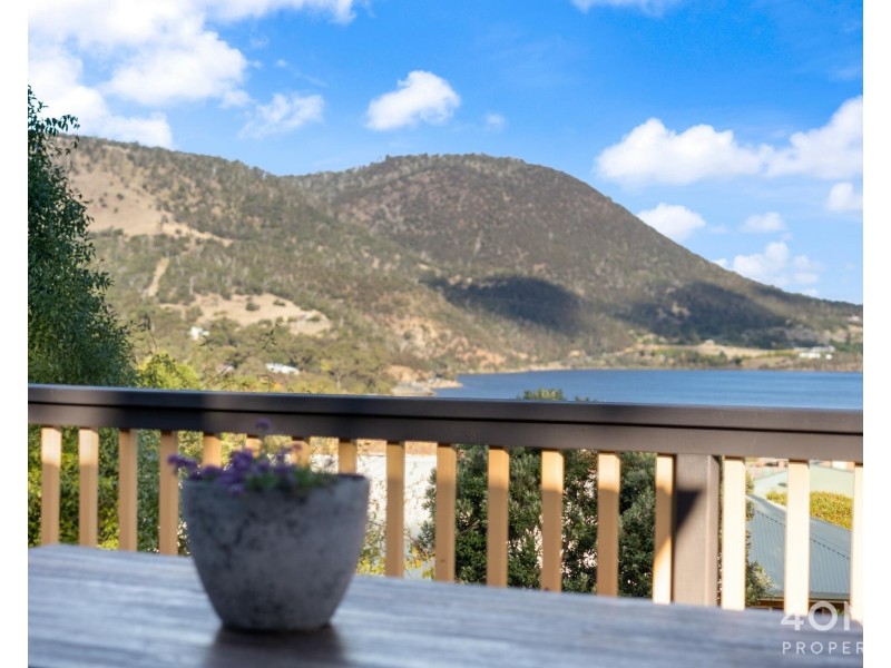 16 Clives Avenue, Old Beach TAS 7017