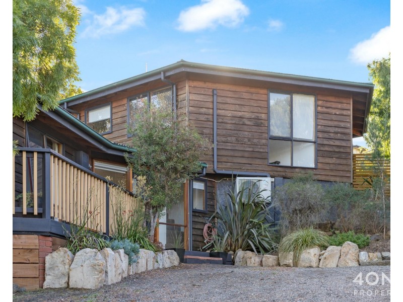 16 Clives Avenue, Old Beach TAS 7017