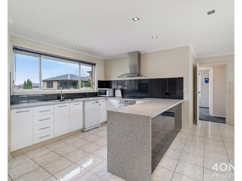 8 Kristen Court, Claremont TAS 7011