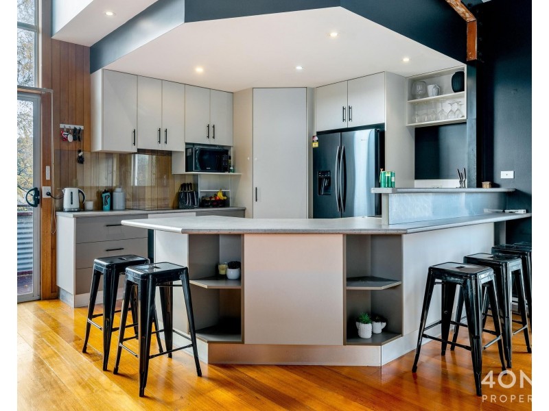 2 Amundsen Crescent, Warrane TAS 7018