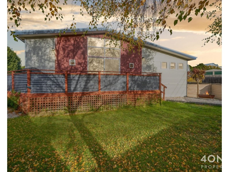 2 Amundsen Crescent, Warrane TAS 7018