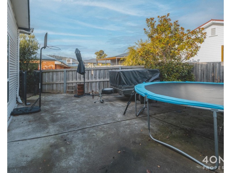 2 Amundsen Crescent, Warrane TAS 7018