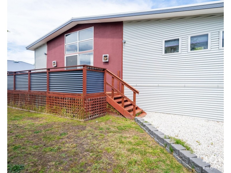 2 Amundsen Crescent, Warrane TAS 7018