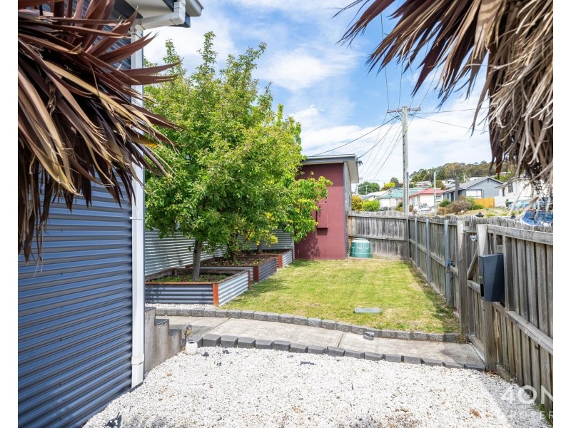 2 Amundsen Crescent, Warrane TAS 7018