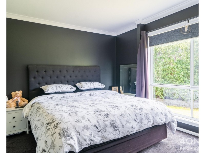 2 Amundsen Crescent, Warrane TAS 7018