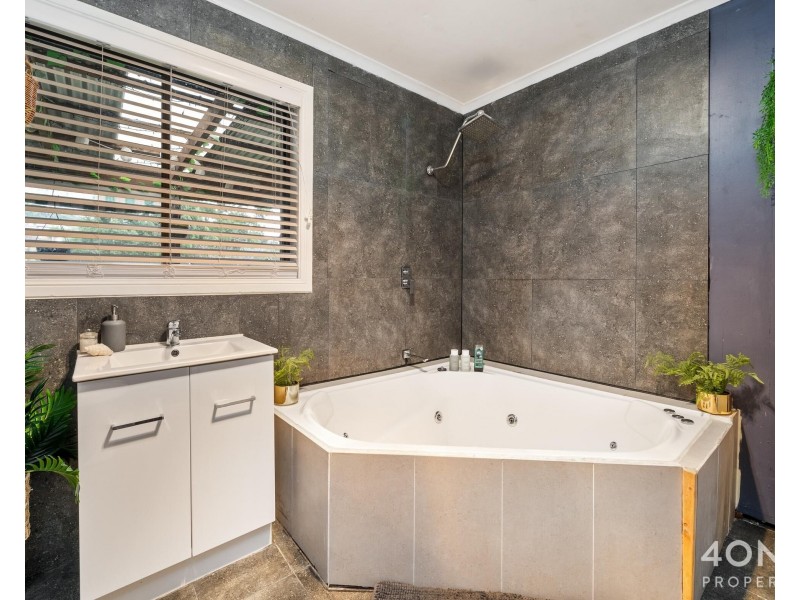 40 Arunta Crescent, Chigwell TAS 7011