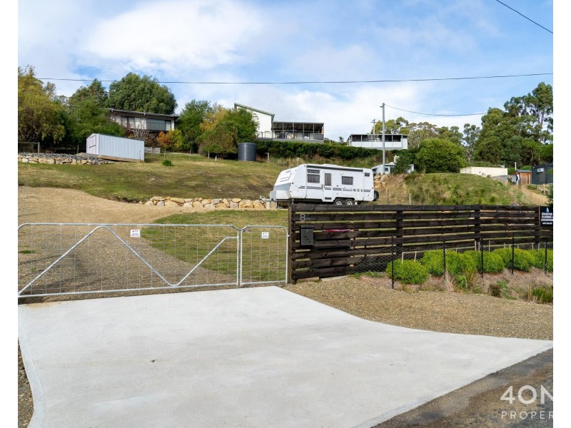 8A Lagoon Road, White Beach TAS 7184