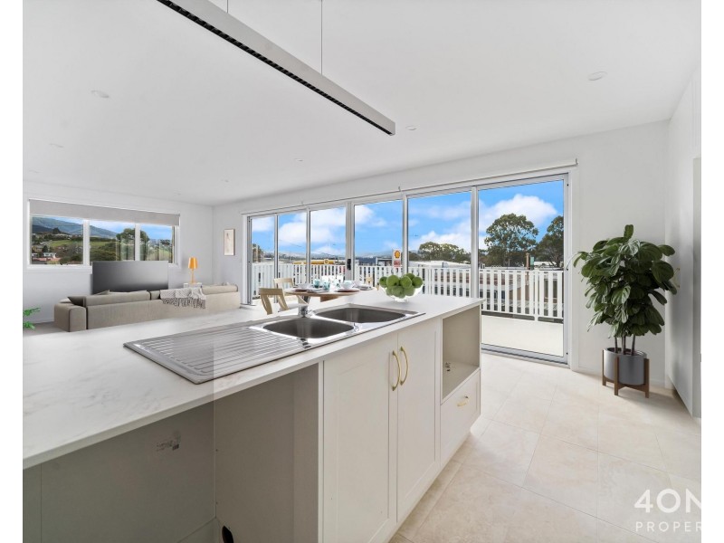 1/1 Swallow Parade, Glenorchy TAS 7010