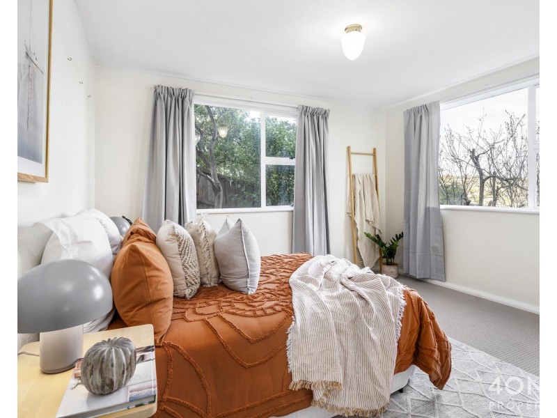 10 Tianna Road, Lindisfarne TAS 7015