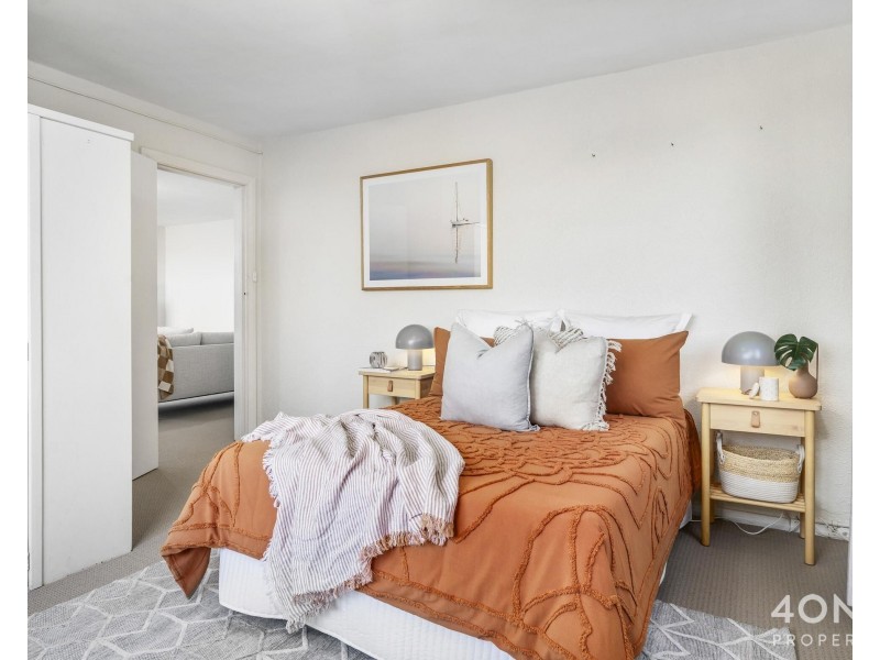 10 Tianna Road, Lindisfarne TAS 7015