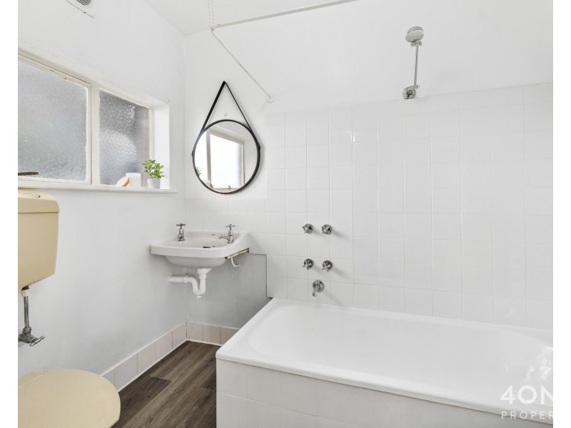 10 Tianna Road, Lindisfarne TAS 7015