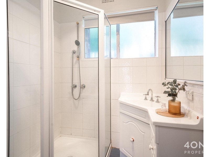 10 Tianna Road, Lindisfarne TAS 7015