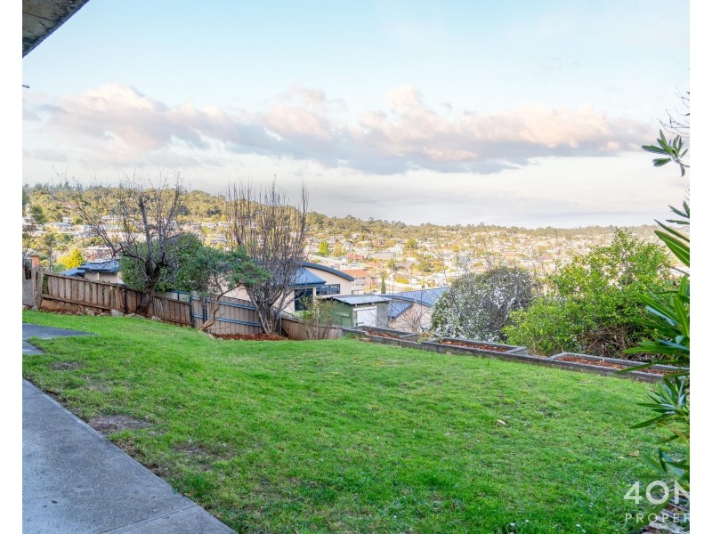 10 Tianna Road, Lindisfarne TAS 7015