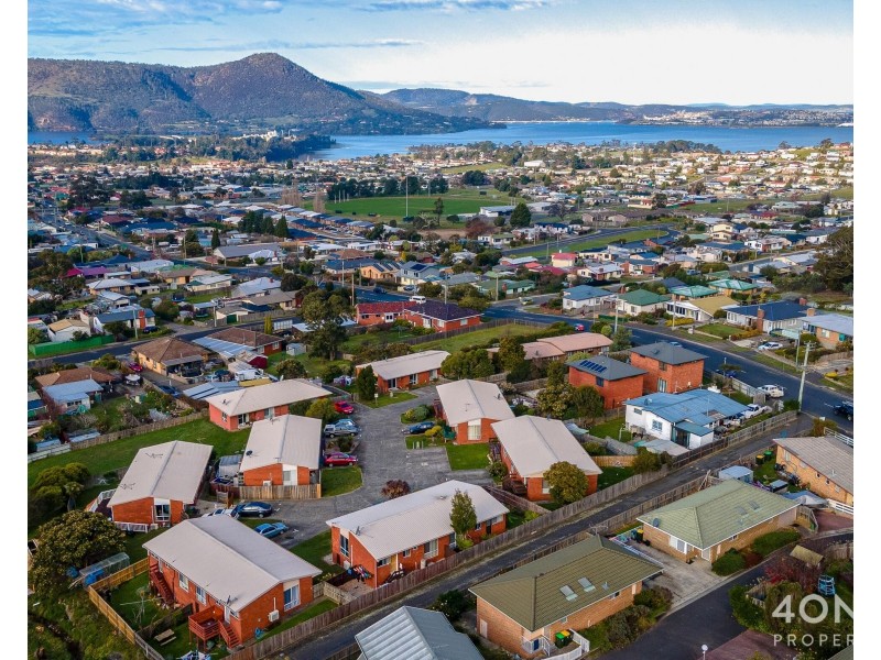 2/104 Abbotsfield Road, Claremont TAS 7011