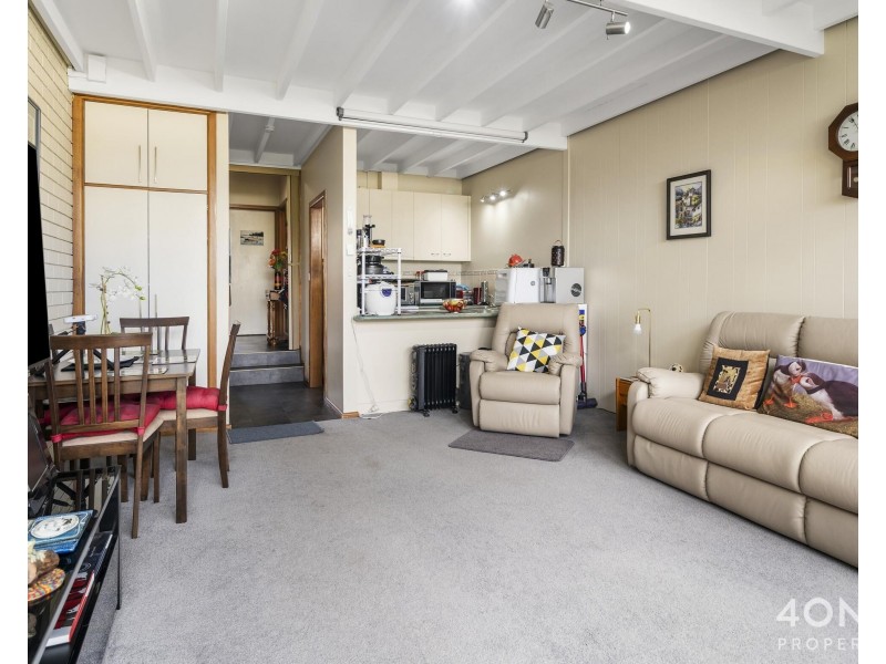 6/14A Lowelly Road, Lindisfarne TAS 7015