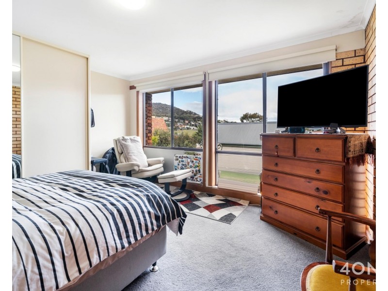 6/14A Lowelly Road, Lindisfarne TAS 7015