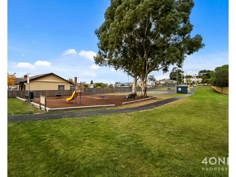 2/5 Philip Avenue, Montrose TAS 7010