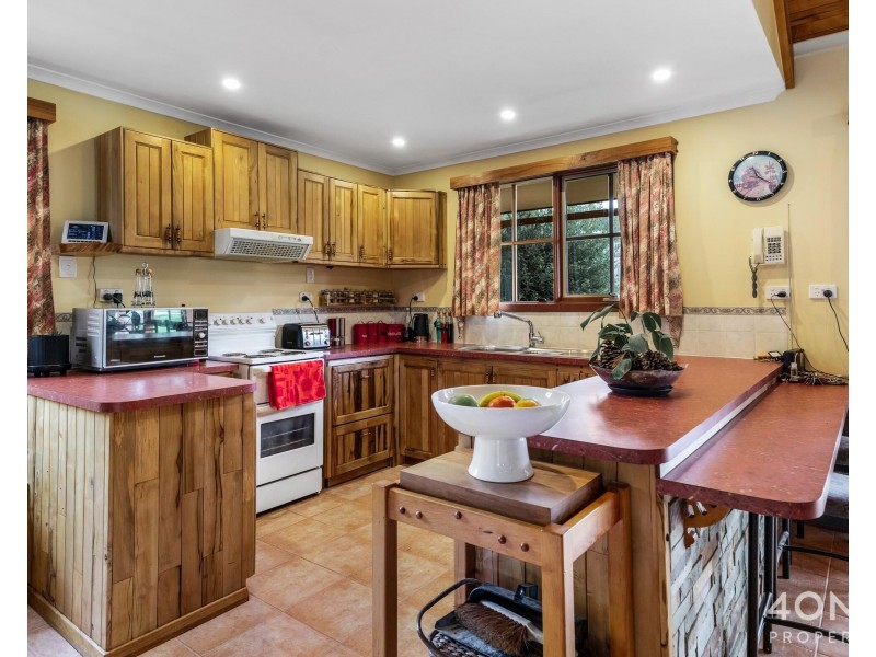 57 Richardsons Road, Black Hills TAS 7140