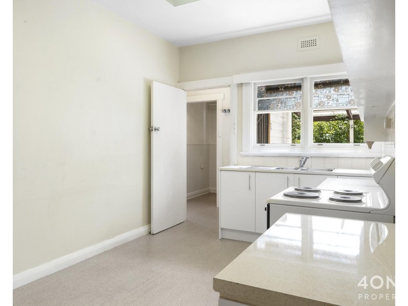 34 Lampton Avenue, Derwent Park TAS 7009