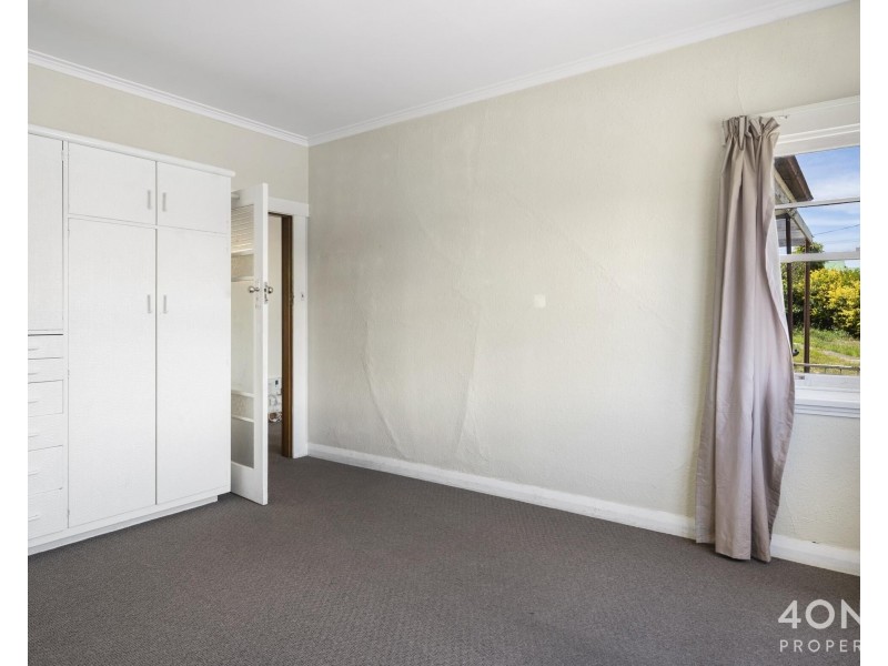 34 Lampton Avenue, Derwent Park TAS 7009