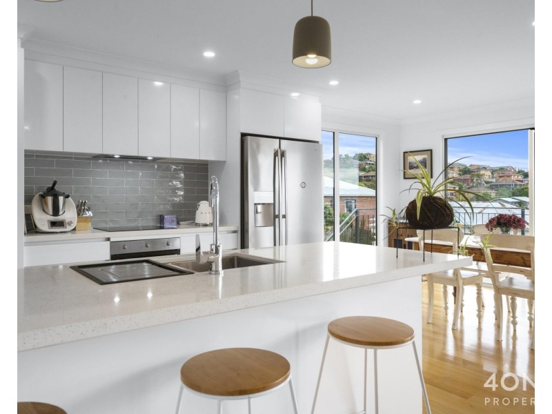 4/7 Beakley Drive, Glenorchy TAS 7010