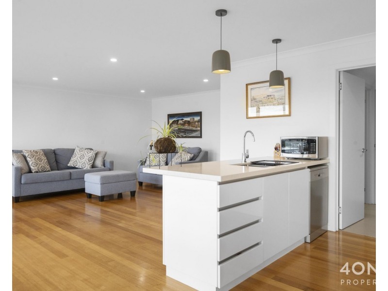 4/7 Beakley Drive, Glenorchy TAS 7010