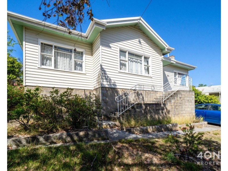 64 Gordons Hill Road, Lindisfarne TAS 7015