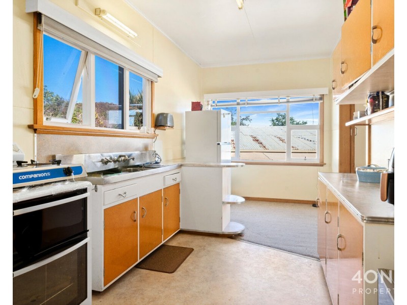 64 Gordons Hill Road, Lindisfarne TAS 7015