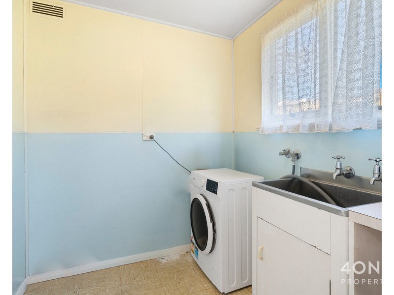 64 Gordons Hill Road, Lindisfarne TAS 7015